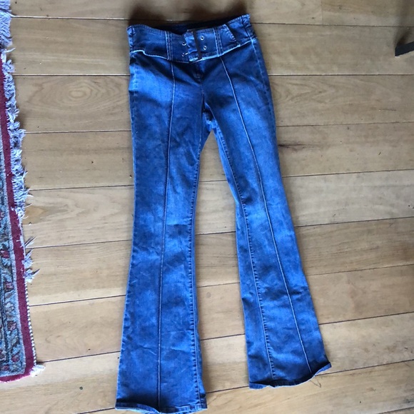 Garage denim bellbottom stretch jeans belt attached 28” waist size 7 - Picture 5 of 9